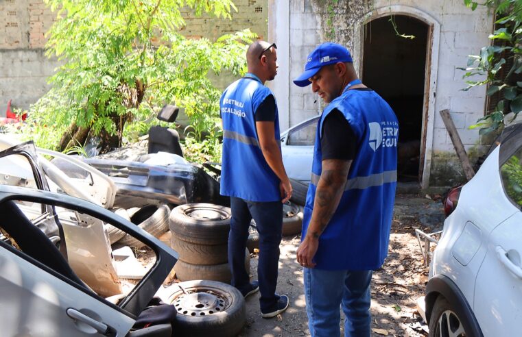 Força-tarefa do Governo do Estado interdita ferro-velho em Itaboraí por falta de documentação