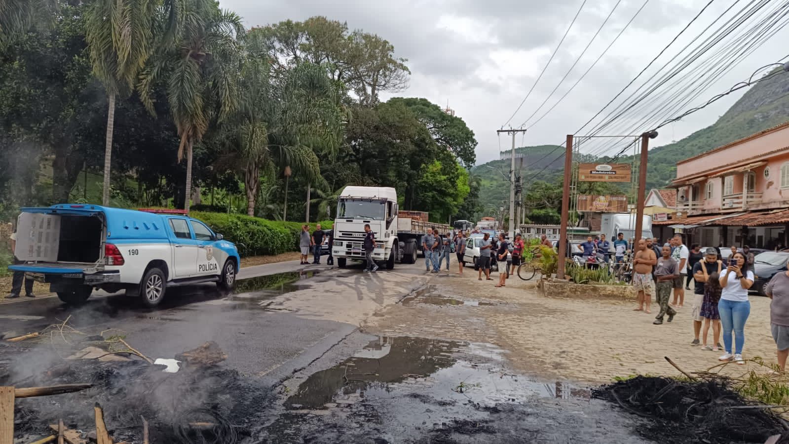 Enel deixa o Estado do Rio às escuras e serviços essenciais são afetados