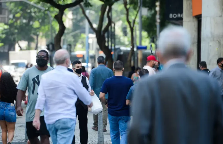 Expectativa de vida sobe para 75,5 anos após queda na pandemia