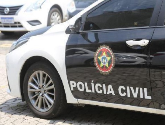 Adolescente é apreendida após atear fogo em outro jovem