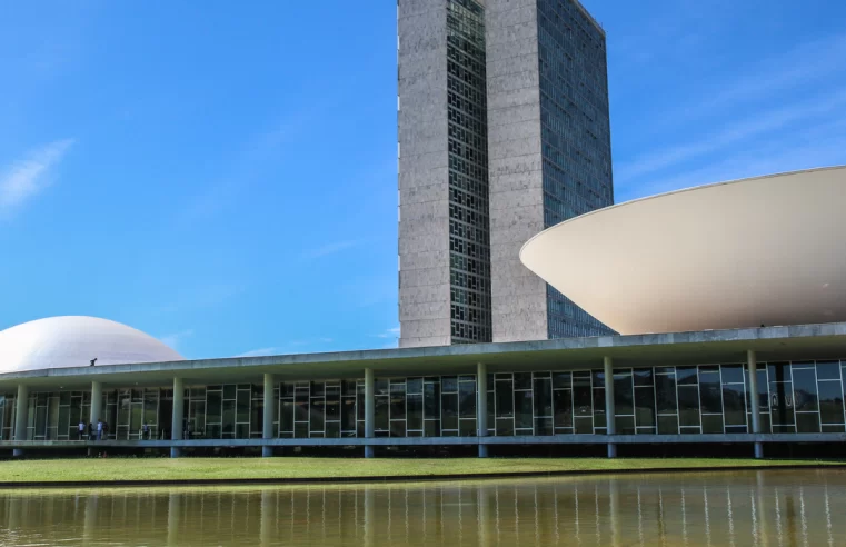 Congresso aprova R$ 15 bi para compensar perda de estados e municípios