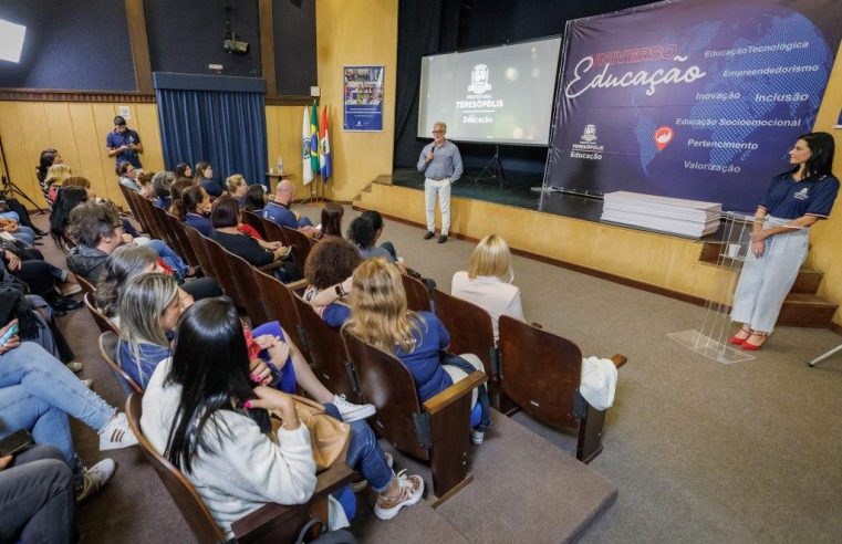 Prefeito Vinicius Claussen entrega mais de R$ 11 milhões em recursos do GFED para as escolas e creches municipais
