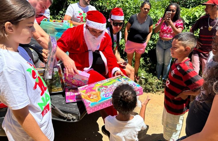 “Natal dos Amigos” distribui 1.400 brinquedos para crianças de comunidades de Petrópolis