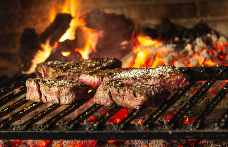 Preço das carnes fecha 2023 com maior queda da série histórica do IPCA-15