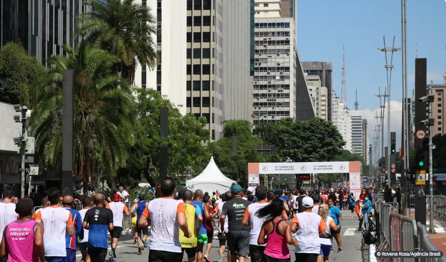 Tradicional corrida de São Silvestre reúne 35 mil atletas em SP
