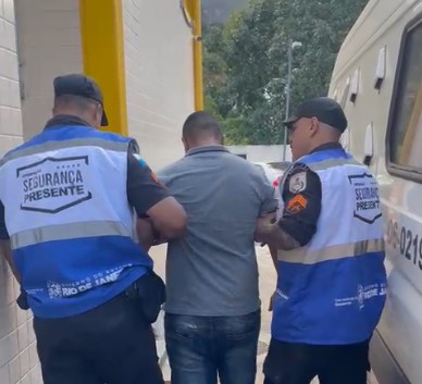 Agentes do Segurança Presente prendem homem por tráfico na Praça da Inconfidência