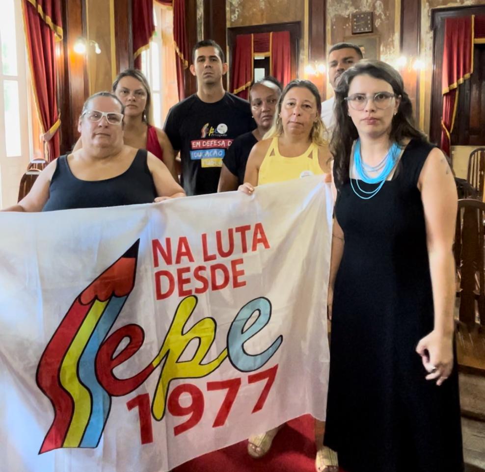 Câmara adia discussão sobre cargos da educação para a próxima quinta-feira (14)
