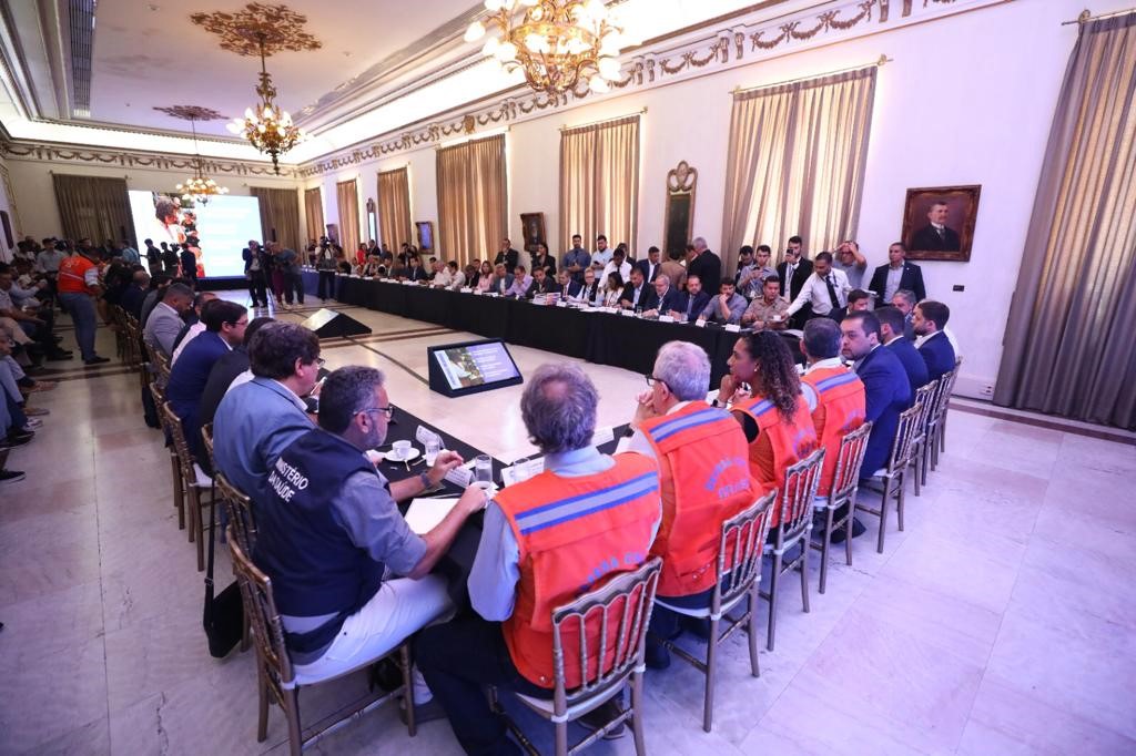 Prefeito Vinicius Claussen participa de reunião com o Governador Cláudio Castro, ministros e presidente da Alerj