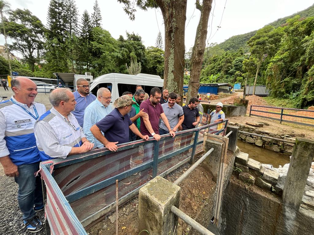 Governador Cláudio Castro visita obras do Túnel Extravasor, em Petrópolis