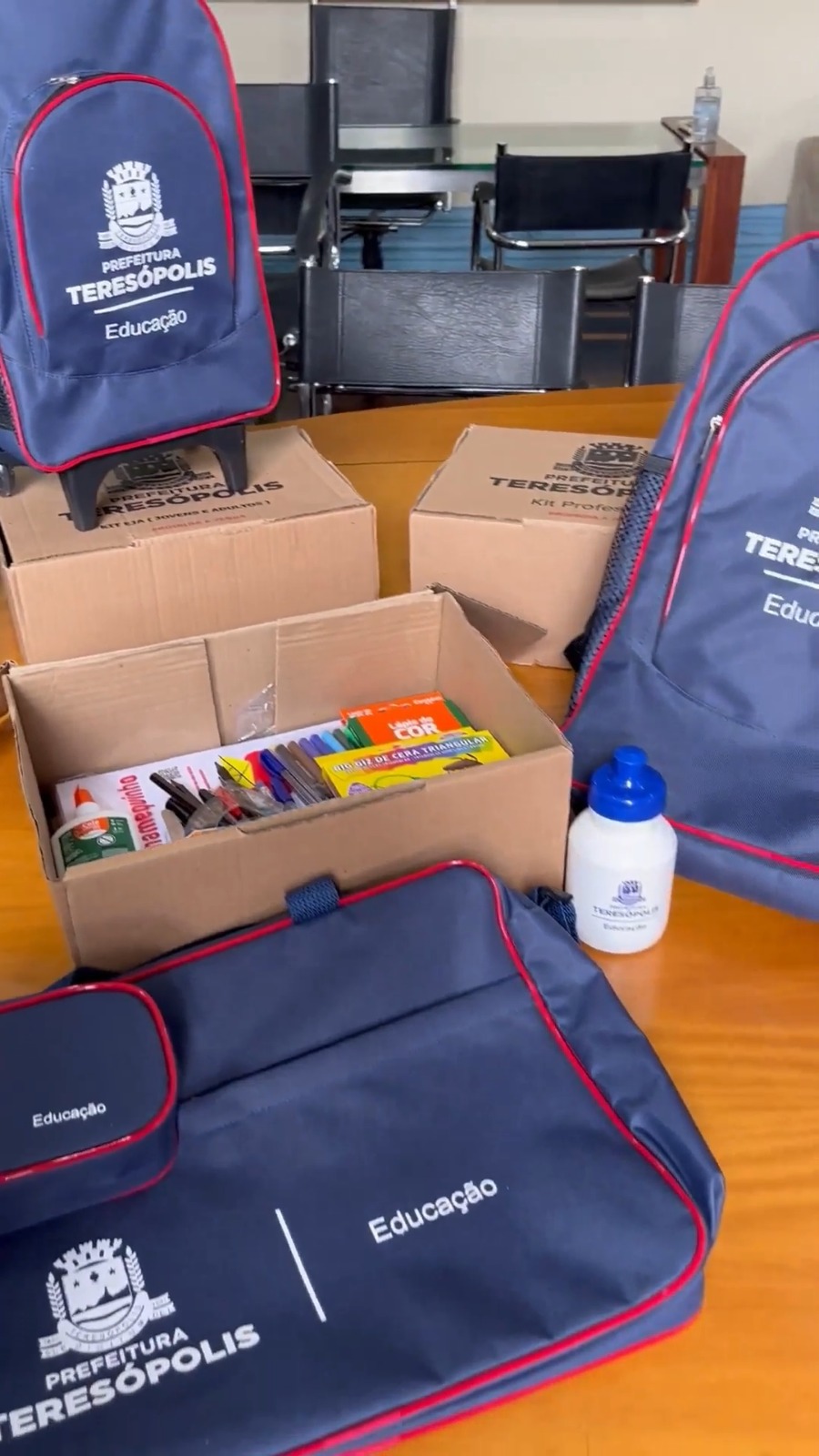 Prefeitura de Teresópolis apresenta kit de material escolar para o Ano Letivo 2024