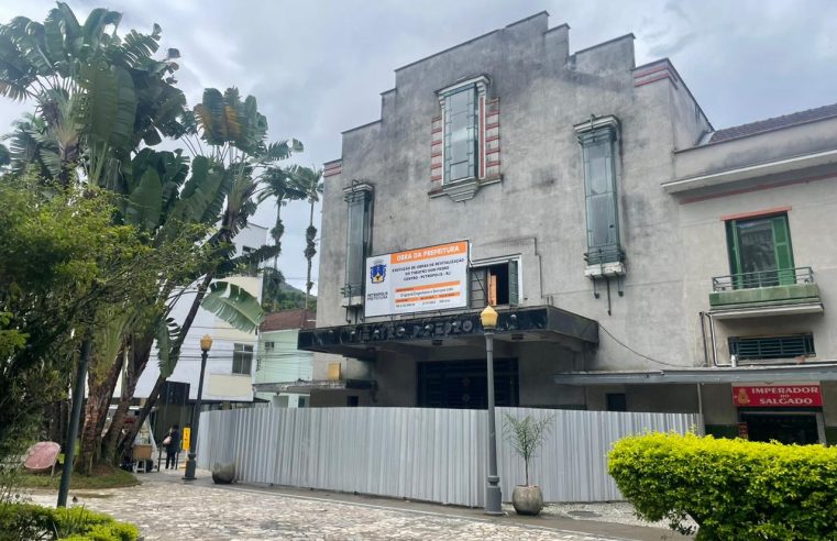 Prefeitura de Petrópolis diz que Theatro Dom Pedro será reaberto até julho deste ano