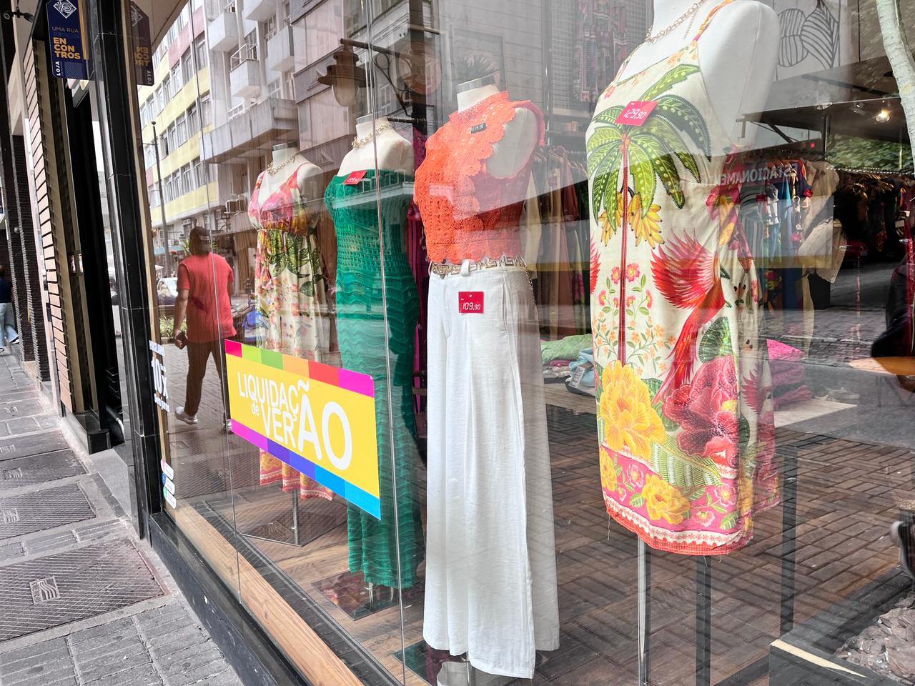 Verão, liquidação e Carnaval: palavras mágicas para o consumidor em Petrópolis
