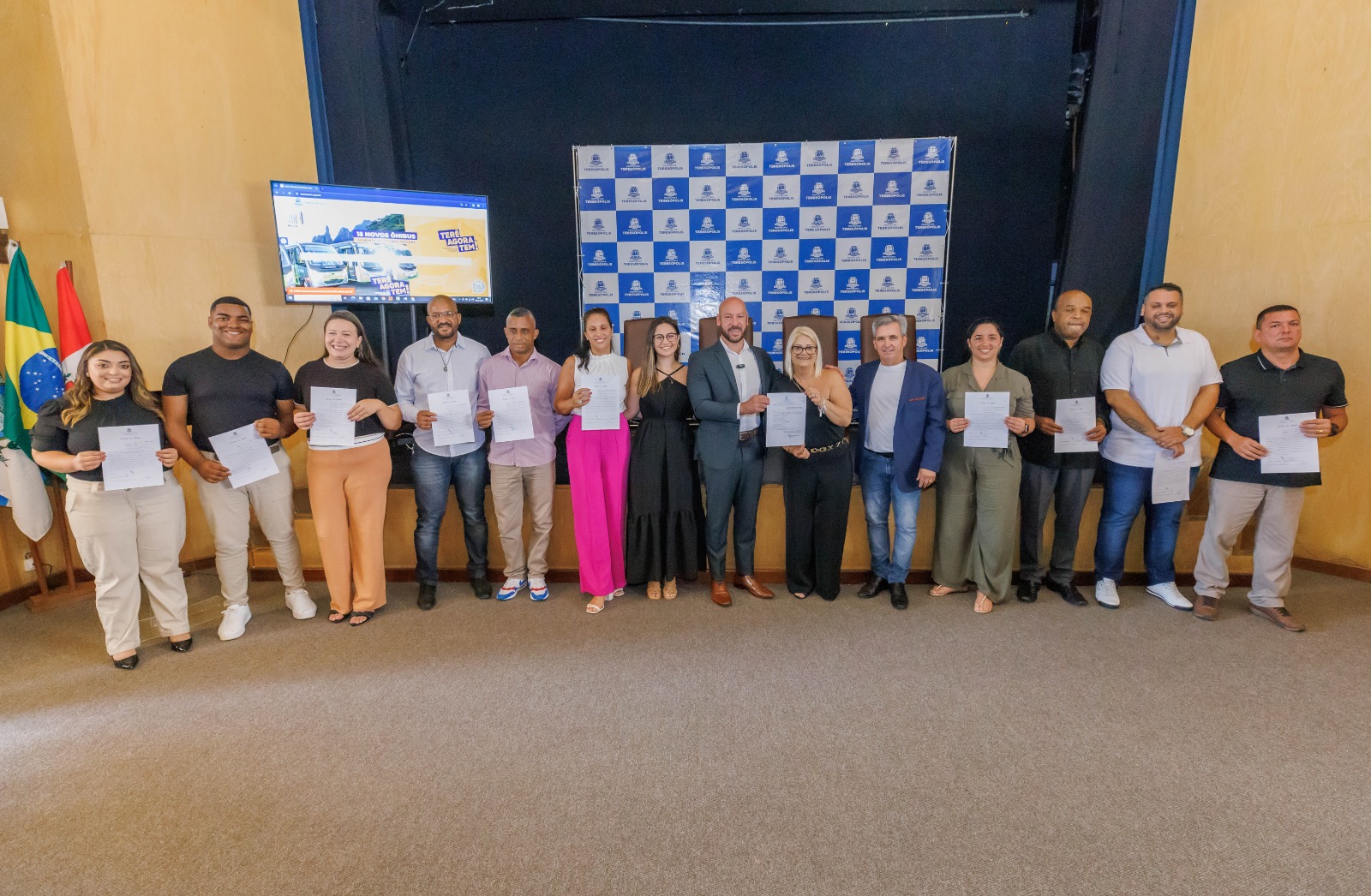 Prefeito Vinicius Claussen dá posse aos 10 Conselheiros Tutelares de Teresópolis para mandato até 2028