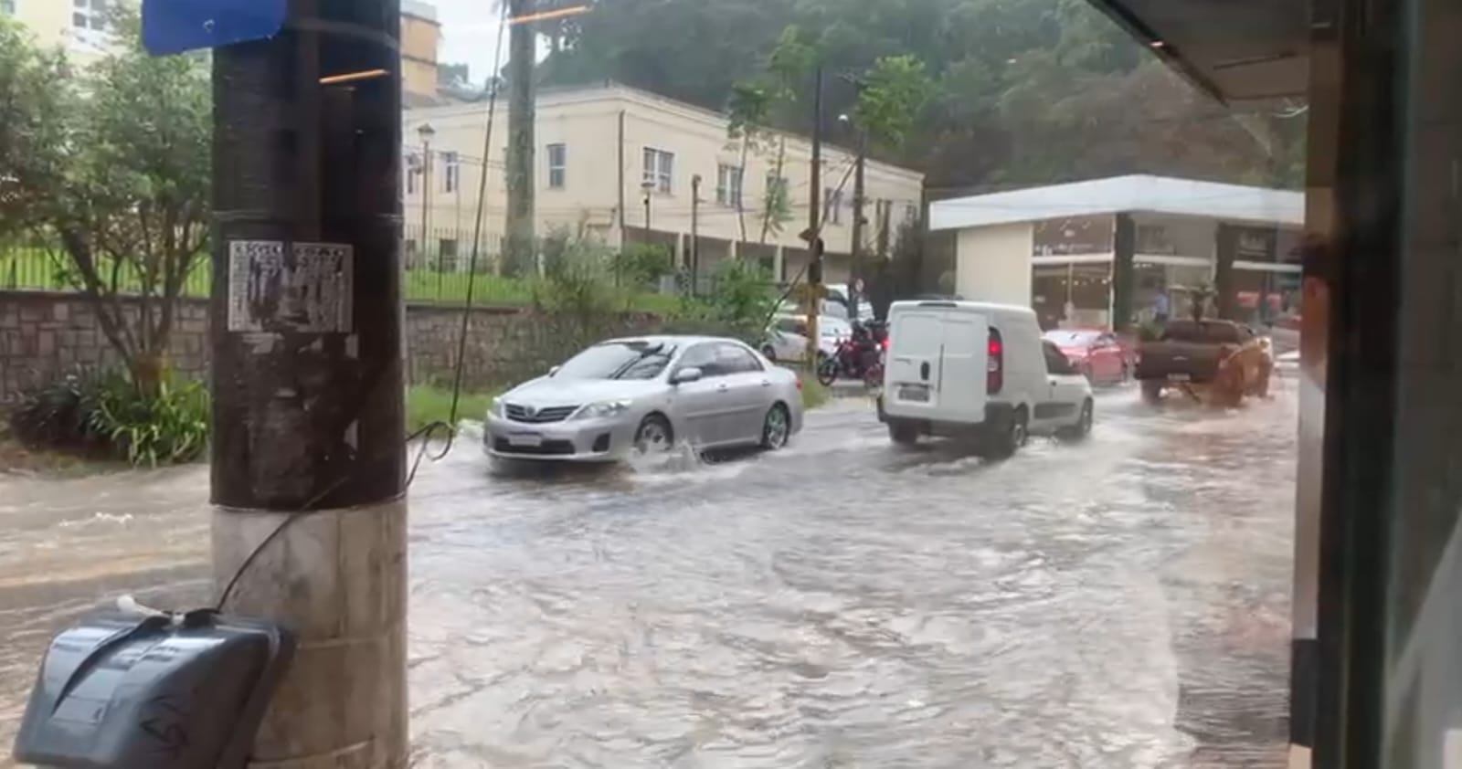Defesa Civil de Petrópolis aciona primeiro toque do sistema de sirenes em todo o município