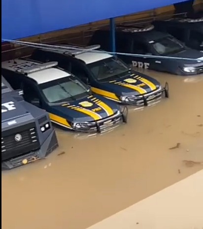 Sede da Superintendência da PRF em Irajá fica alagada após a chuva no Rio de Janeiro