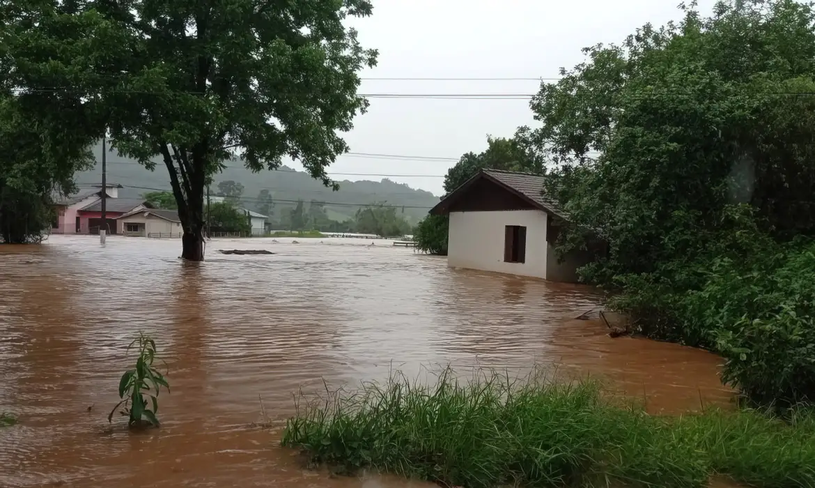 Chuvas intensas ameaçam Bahia, São Paulo e Rio de Janeiro