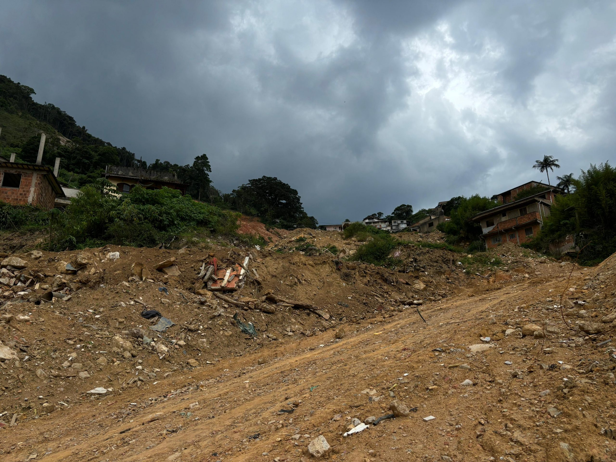 Fortes chuvas no estado reacendem discussões sobre racismo ambiental