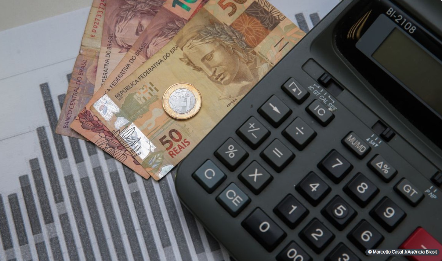 Planejamento, economia e cálculos: como vencer as dívidas em 2024