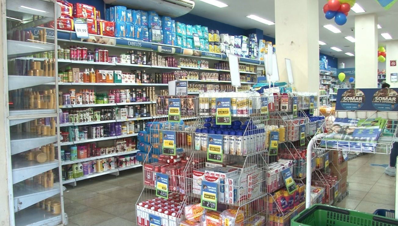 Pesquisa questiona o grande número de farmácias em Petrópolis