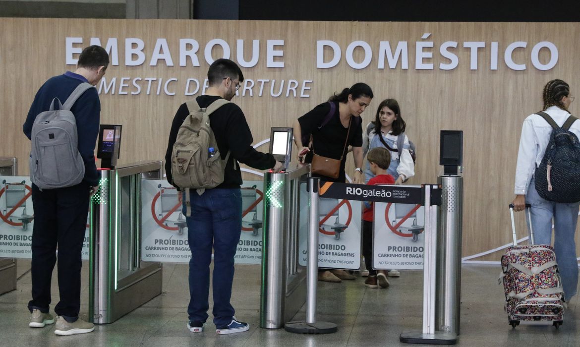 Revista em aeroportos constrange pessoas com deficiência