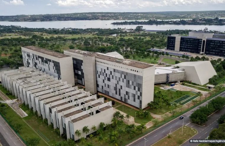 STJ: plano de saúde não pode recusar cliente por estar negativado