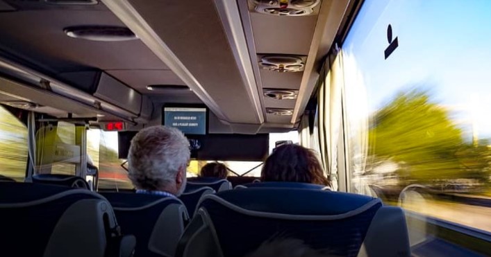 Interiorização do turismo atrai brasileiros e aumenta a busca por viagens de ônibus