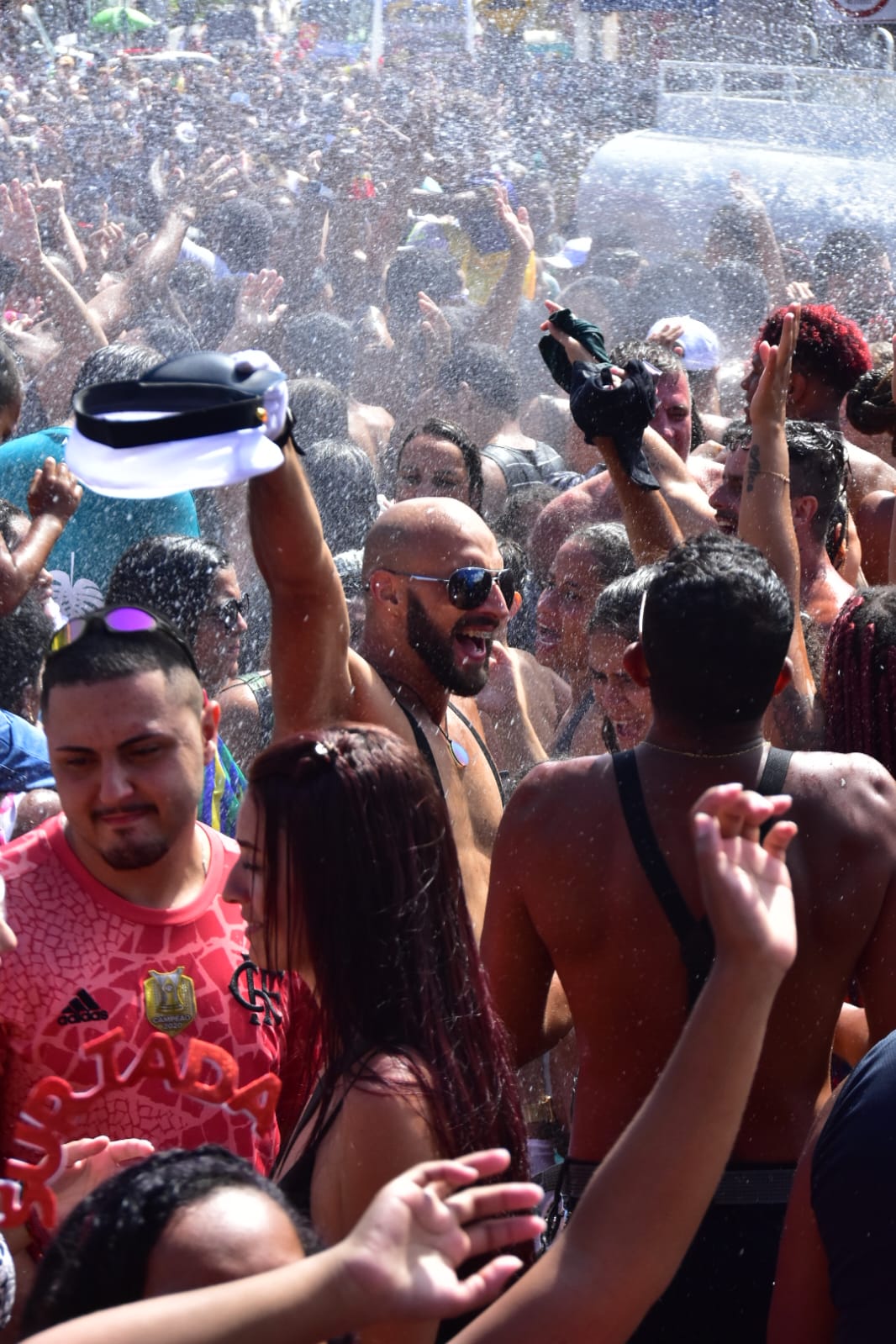 Banho à Fantasia lota o Itamarati