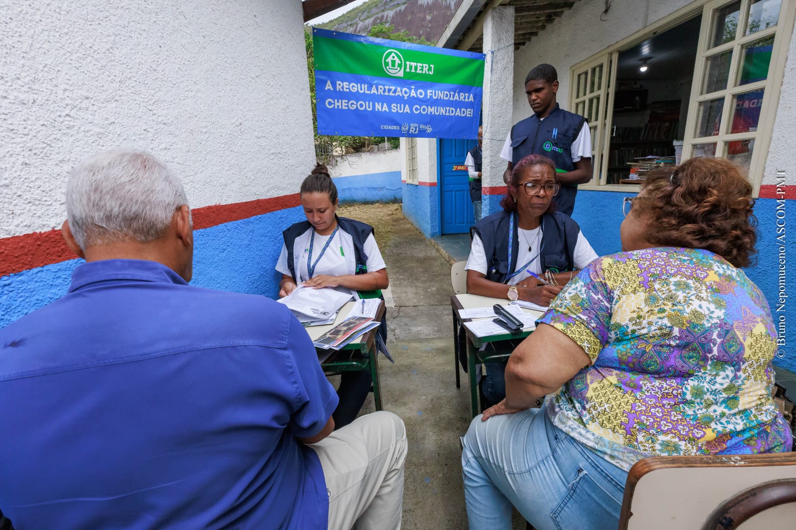 Titula Terê: ITERJ confere cadastro de moradores do Caleme e da Quinta Lebrão para o programa de regularização de imóveis