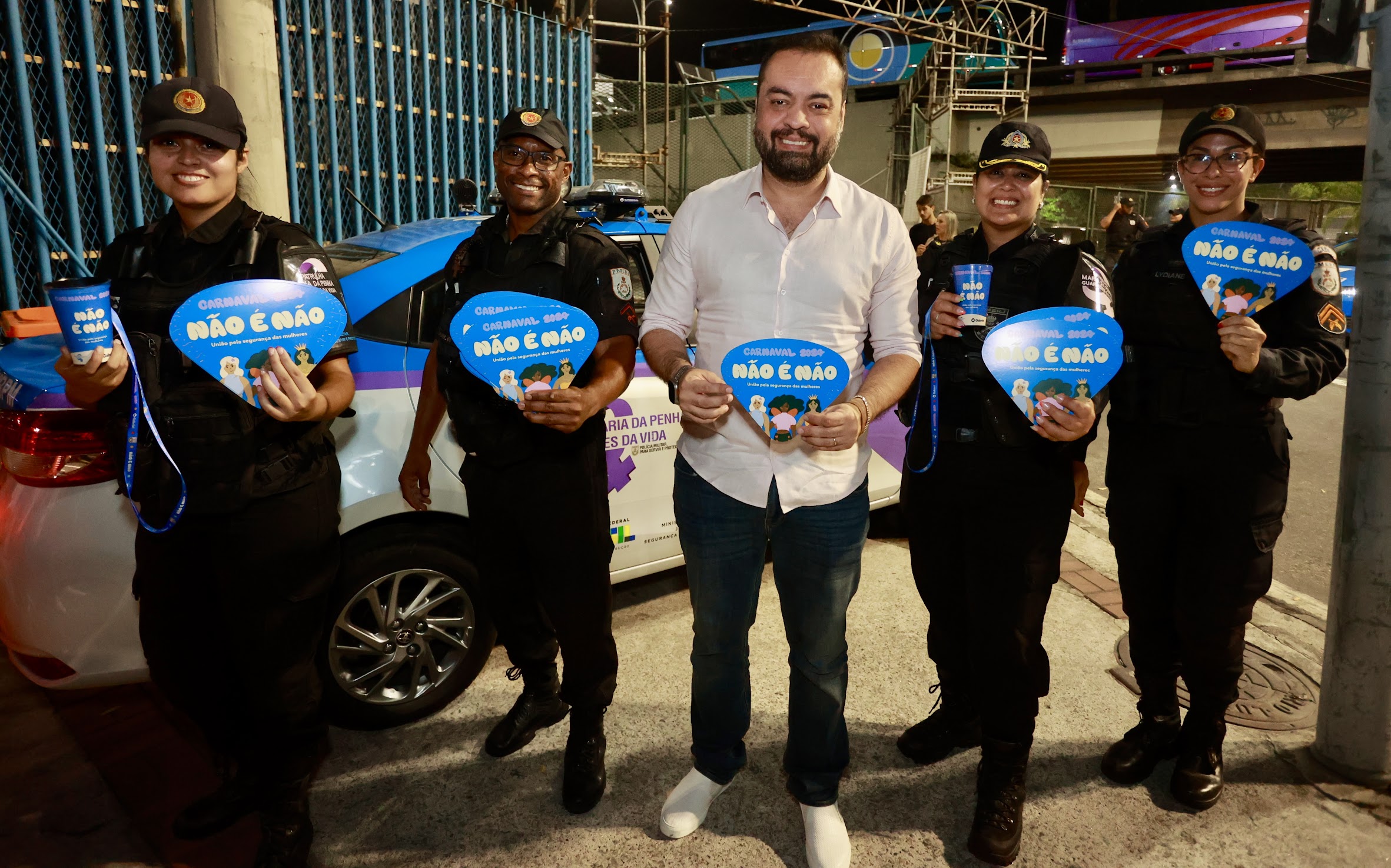 Foliões destacam uso da tecnologia na segurança pública e ações sociais do Governo do Estado dentro e fora do Sambódromo