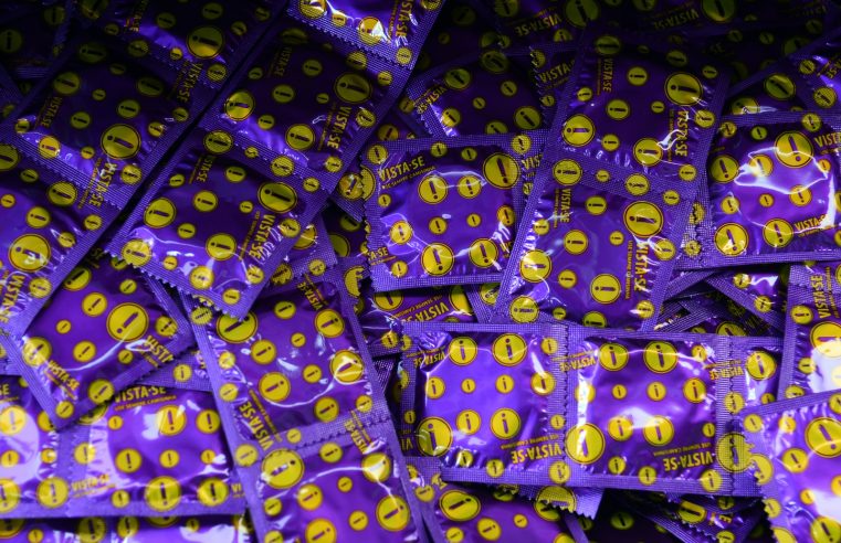 Especialistas alertam sobre infecções sexualmente transmissíveis no carnaval