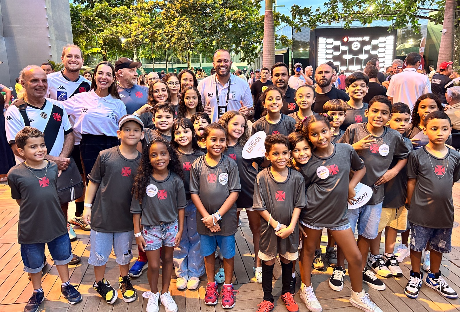 Governo do Estado leva crianças e adolescentes de projetos sociais para o Rio Open