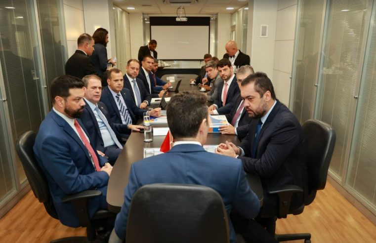 Cláudio Castro se reúne com ministro das Cidades, em Brasília, para acelerar obras de prevenção a desastres naturais