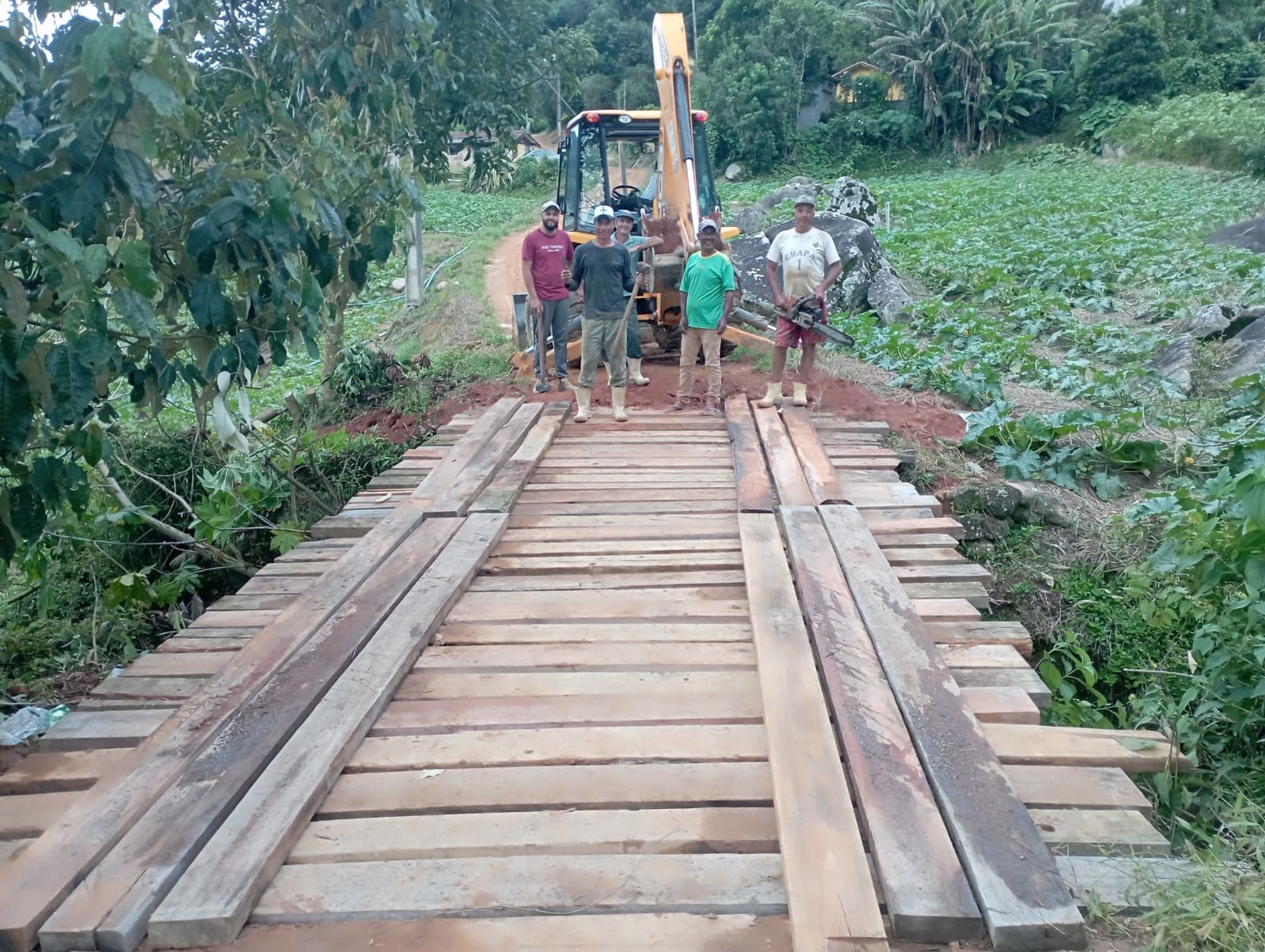 Ponte em Serra Nova, Nova Friburgo, é reconstruída