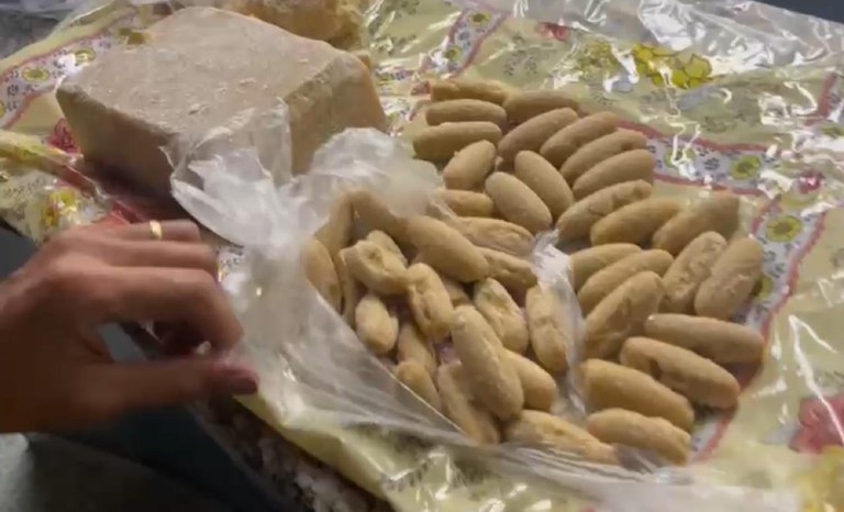 Passageira de coletivo é presa em flagrante transportando crack