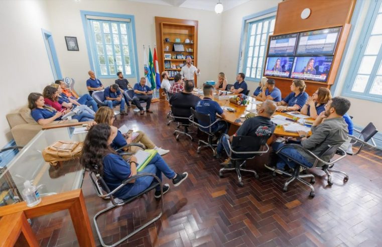 Prefeito Vinicius Claussen se reúne com secretários para alinhamento de trabalho