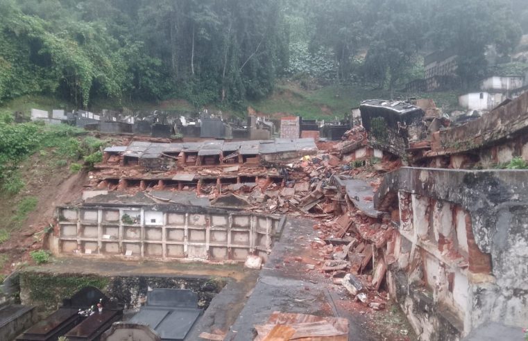 Cemitério no centro de Petrópolis é afetado por conta da chuva da última sexta-feira