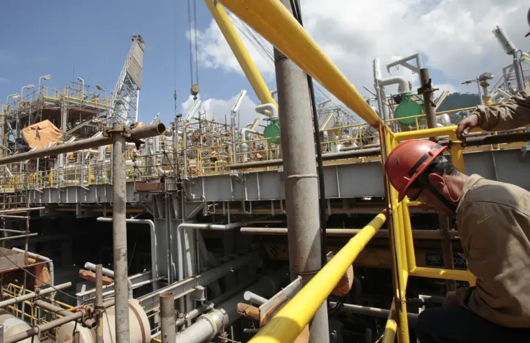 Produção total de petróleo e gás avança em relação a janeiro de 2023