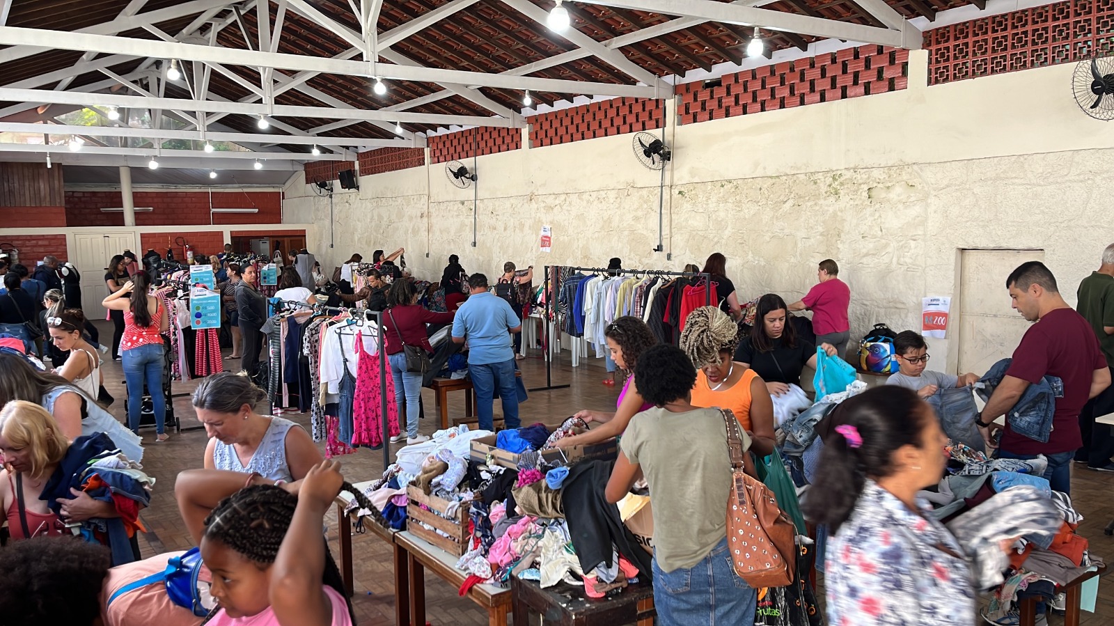 Colégio Santa Catarina realiza mais uma edição de seu Bazar Solidário