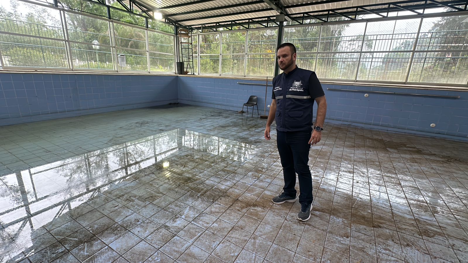 Vereador flagra focos de mosquitos no Parque Crémerie e aciona a Prefeitura no combate ao Aedes Aegypti