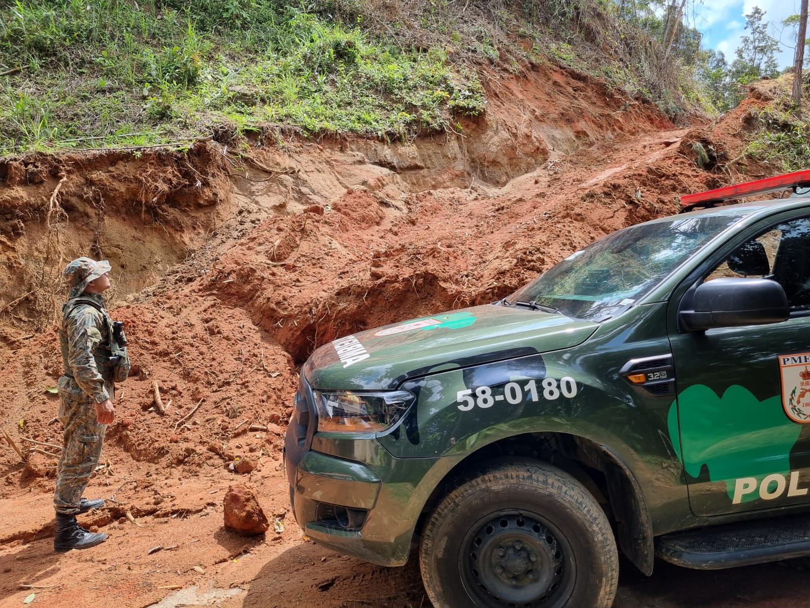 Denúncia auxilia polícia na identificação de estrada clandestina em Teresópolis
