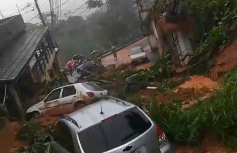 Três mortes são confirmadas pela Defesa Civil de Petrópolis: duas pessoas permanecem desaparecidas