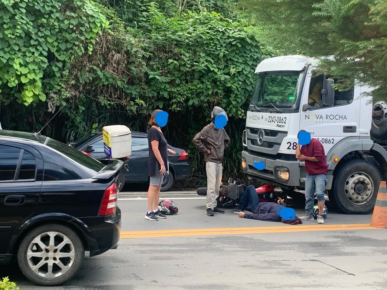 Manhã de segunda-feira (25) é marcada por acidente de trânsito em Petrópolis