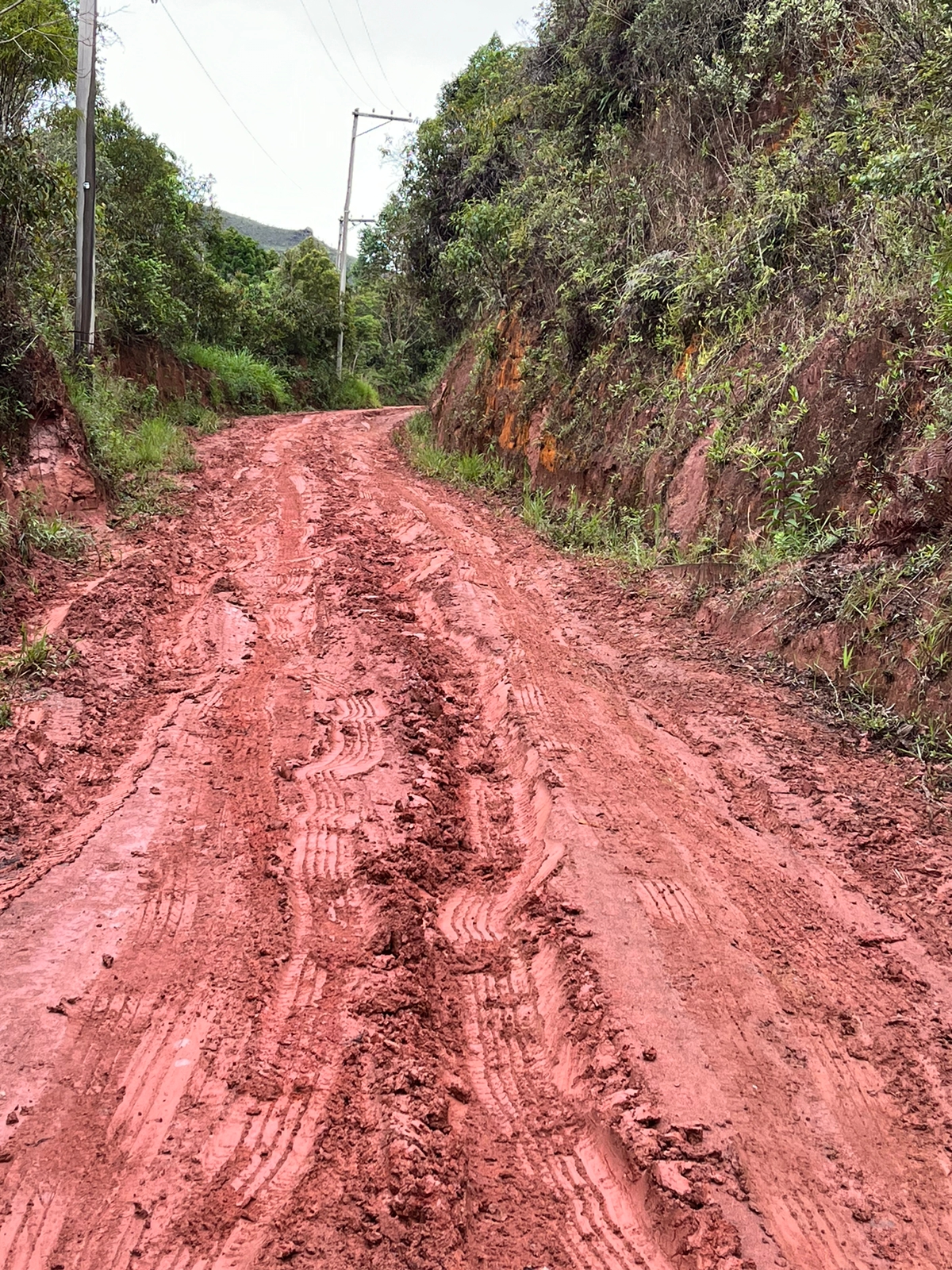 Moradores do Brejal pedem por intervenções urgentes nas estradas vicinais