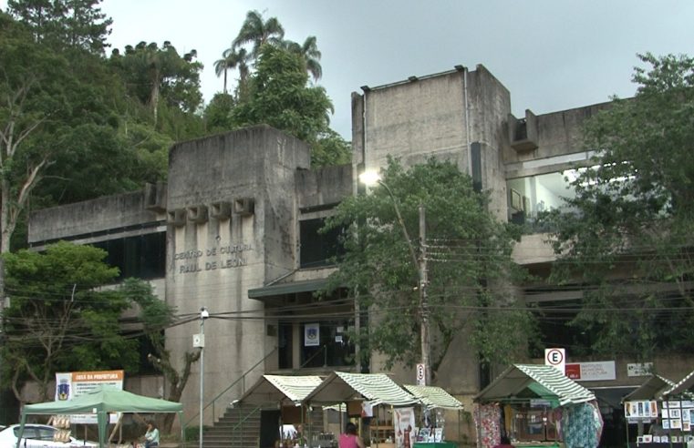 Prefeitura de Petrópolis atrasa pagamento dos editais da lei Paulo Gustavo