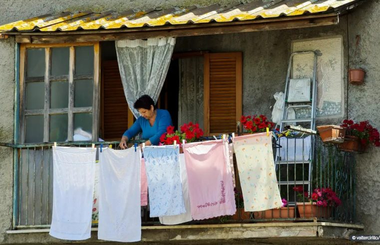 Empreendedoras gastam 3 vezes mais tempo que homem em serviços de casa
