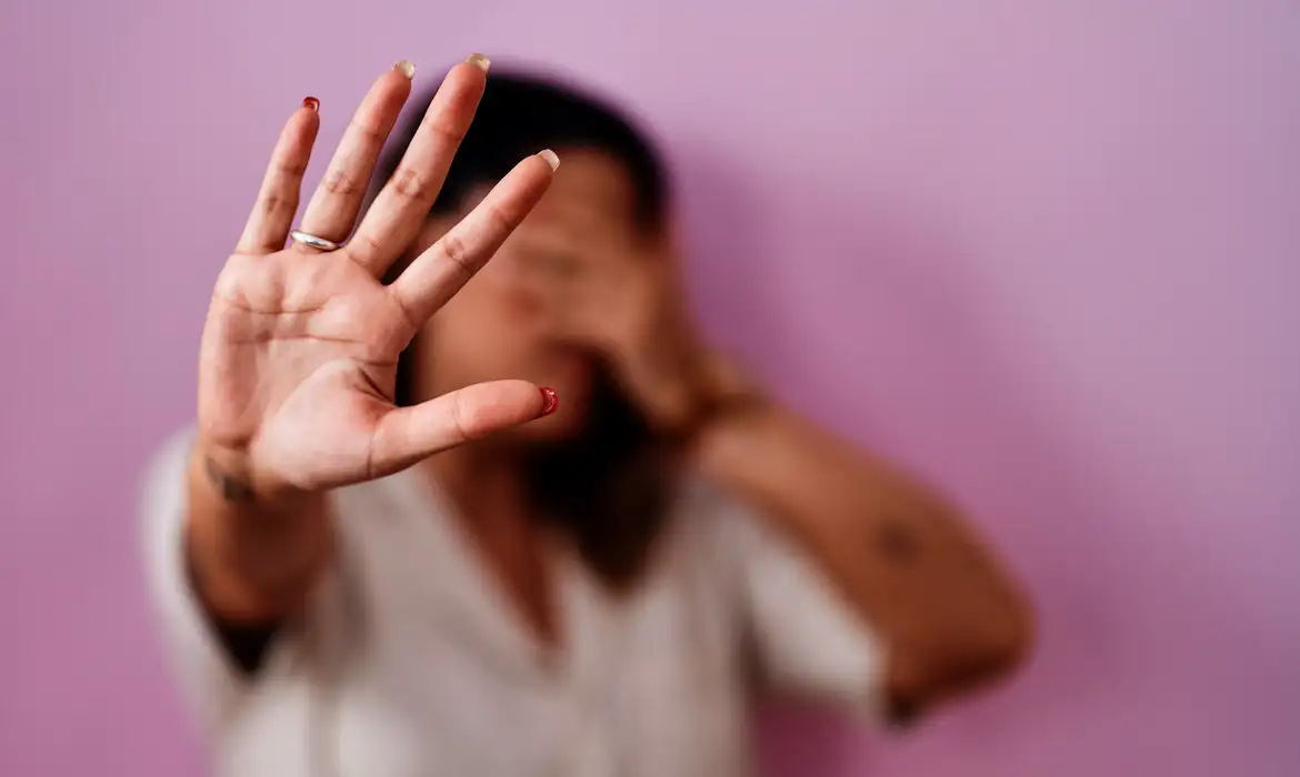 Mulheres vítimas de violência doméstica poderão se qualificar gratuitamente
