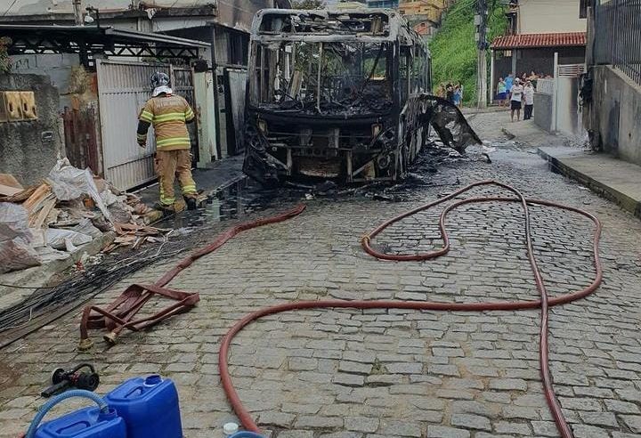 Faol Conclui Perícia do Ônibus Municipal Incendiado