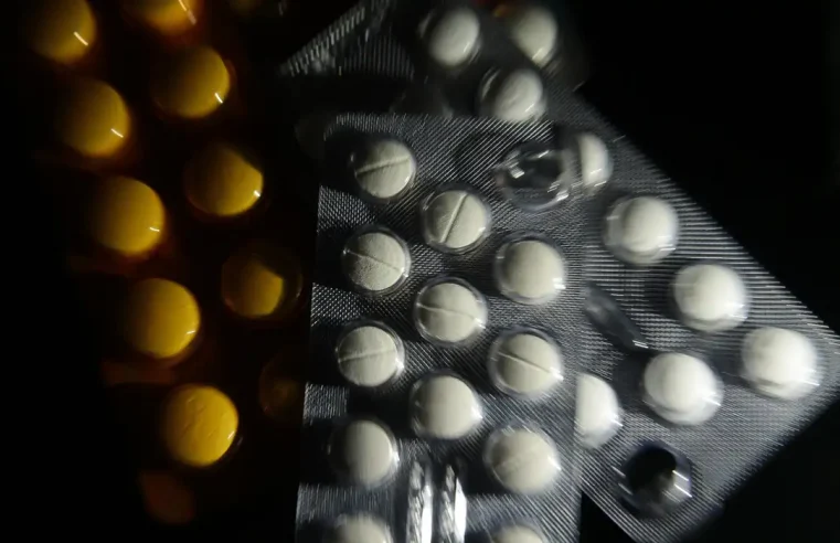 Teto para reajuste de medicamentos em 2024 fica em 4,5%