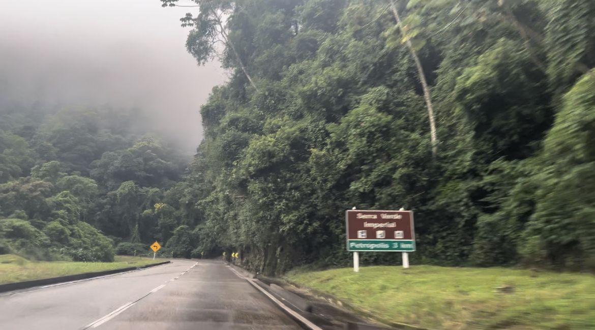 Serra de Petrópolis segue interditada neste sábado (23)