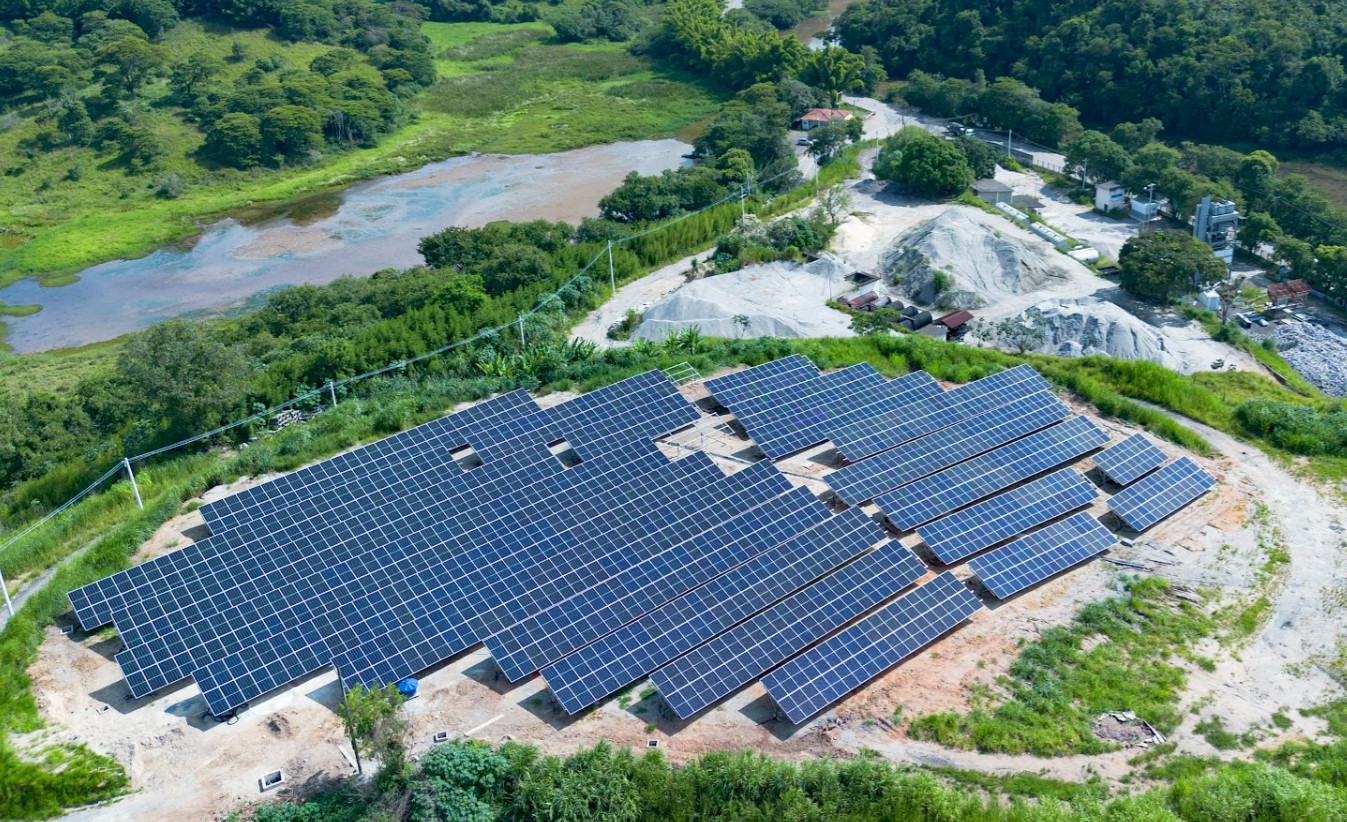 DER-RJ investe em energia sustentável e finaliza usina solar, em Piraí